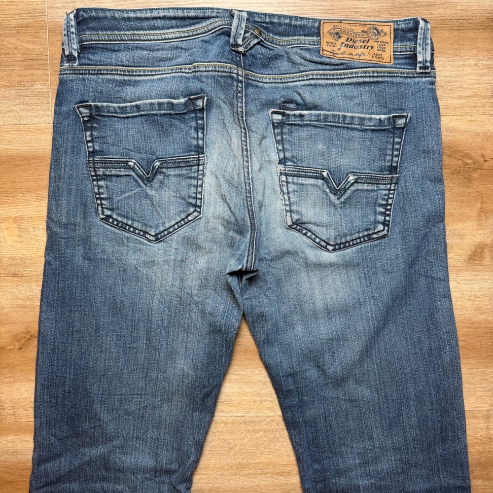 Diesel Larkee Jeans Mens 32x34 Blue Straight Leg Stretch Wash 008B2 Button Fly - Picture 4 of 16